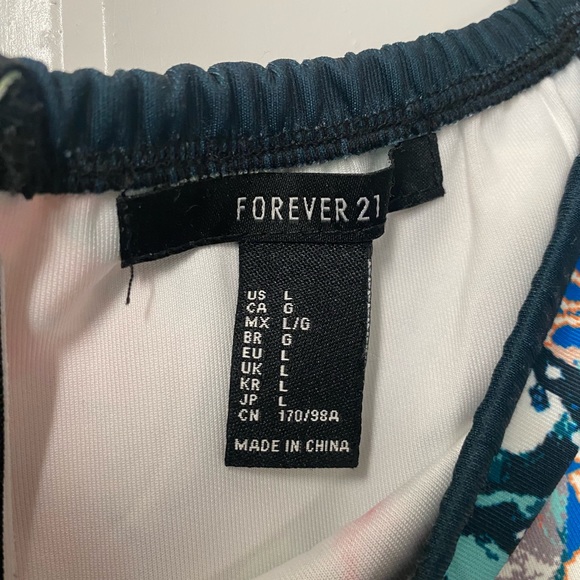 Off Shoulder Multi Color Dress. Size L - Picture 2 of 3